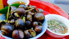 4 quán ăn phải 'xếp hàng' chờ nhưng vẫn đông khách ở Hà Nội