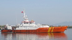 7 thuyền viên gặp nạn trên biển được cứu và đưa về đất liền