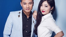 'Chuyện tình yêu day dứt' của nam ca sĩ 'rửa chân báo hiếu'