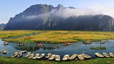 Khám phá vẻ đẹp mê hồn của 'vịnh không sóng' Vân Long