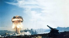 Video: Siêu pháo san phẳng thành phố bằng phát đạn hạt nhân