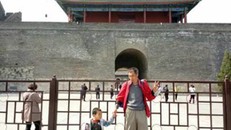 Bố cùng con trai 4 tuổi trượt patin hơn 540 km đến Bắc Kinh