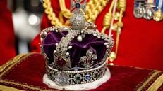 Ấn Độ tranh cãi việc đòi lại kim cương từ Hoàng gia Anh