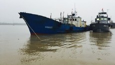 Hành trình truy bắt tàu Trung Quốc mang dấu hiệu lạ