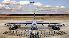 Mỹ chính thức điều 'ác mộng trên không' B-52 đánh IS