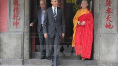 Những hình ảnh đầu tiên của ông Obama ở TP Hồ Chí Minh