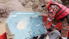 Tìm ra thi thể phụ nữ ở hiện trường vụ mất tích máy bay Malaysia