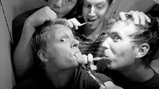 Người xưa đã từng đánh răng như thế nào?