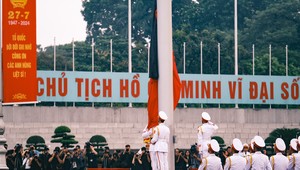 Kéo cờ rủ Quốc tang Tổng Bí thư Nguyễn Phú Trọng 
