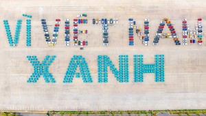Màn xếp xe tạo nên thông điệp ý nghĩa “Vì Việt Nam Xanh” là tâm điểm của sự kiện Ngày Hội Xanh 2025. 