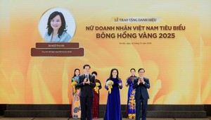 Tổng Giám đốc SHB Ngô Thu Hà được vinh danh “Nữ doanh nhân Việt Nam tiêu biểu - Bông hồng vàng” năm 2025