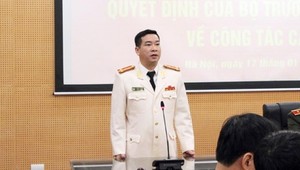 Nguyên Trưởng công an quận Tây Hồ, nguyên Trưởng phòng Cảnh sát kinh tế Công an Hà Nội Phùng Anh Lê.