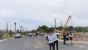 Sau khi bị bắt bài ở những trò lừa đảo khách hàng mua đất nền, môi giới bất động sản đã có những chiêu thức mới tinh vi và hiệu quả cao.