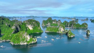 Vịnh Bái Tử Long được Tạp chí Condé Nast Traveler của Mỹ xếp thứ 3 trong danh sách 7 kỳ quan Đông Nam Á. Ảnh: Everland Group.