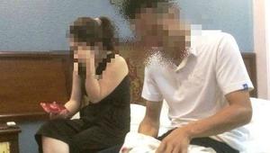 Anh Hùng và chị P bị chồng bắt quả tang đang ở chung trong phòng nghỉ.