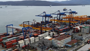 Cảng hàng hóa Vladivostok ở vùng Viễn Đông của Nga.