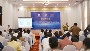 Quang cảnh hội nghị