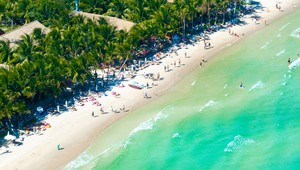 Phú Quốc nổi tiếng với những bãi biển thuộc top đẹp nhất hành tinh như Bãi Kem, Bãi Sao 