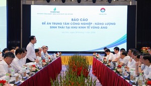 Toàn cảnh buổi làm việc