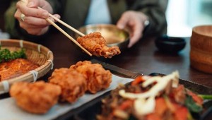 Hành trình chiếm lĩnh thị trường toàn cầu của gà rán Hàn Quốc