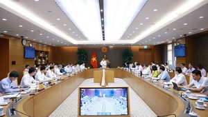 Thủ tướng Chính phủ Lê Minh Hưng chủ trì cuộc làm việc với Bộ Y tế về tình hình triển khai các nhiệm vụ được giao của Bộ Y tế. Ảnh: VGP/Nhật Bắc.