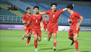 U17 Việt Nam vô địch: Dấu ấn HLV Roland và “hệ sinh thái” CLB Hà Nội