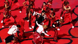 BTS đi vào lịch sử với màn trình diễn "Dynamite" tại chung kết World Cup 2026