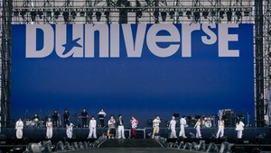 Duniverse trình diễn ấn tượng tại sao concert trước hàng nghìn khán giả 