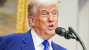 Tổng thống Trump dọa giáng đòn mạnh vào Tehran một lần nữa giữa đàm phán Mỹ-Iran ở Thụy Sĩ