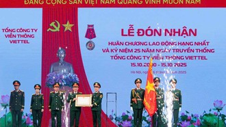 Viettel Telecom nhận Huân chương Lao động hạng Nhất và kỷ niệm 25 năm Ngày truyền thống