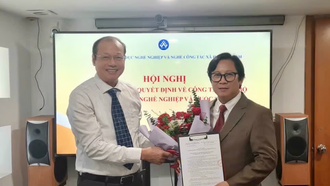 Nhà báo Lê Anh Đạt nhận Quyết định bổ nhiệm làm Tổng Biên tập Tạp chí Nghề nghiệp và Cuộc sống