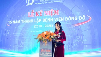 Thạc sĩ, bác sĩ Đinh Thị Phương Thủy, Giám đốc Điều hành Bệnh viện Đông Đô phát biểu tại Lễ kỉ niệm