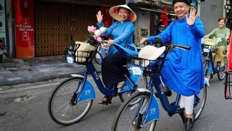 Trang phục truyền thống chỉ thực sự “trở lại” khi được hiểu đúng