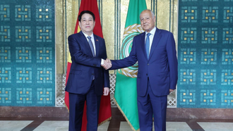 Tổng Thư ký Liên đoàn Arab Ahmed Aboul Gheit đón Chủ tịch nước Lương Cường.