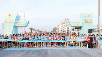Gần 3.000 vận động viên cùng nhau xuất phát trong tiếng reo hò cổ vũ, biến Vlasta Race - Nam Sầm Sơn 2025 thành một ngày hội thể thao – văn hóa đầy cảm xúc.