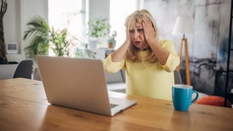 Người cao tuổi Mỹ thiệt hại hàng tỷ USD do lừa đảo tài chính