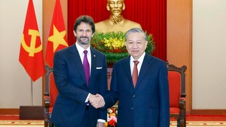 Tổng Bí thư Tô Lâm tiếp ông Robert Kalinak, Phó Thủ tướng, Bộ trưởng Quốc phòng Slovakia.