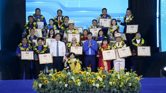 Các cá nhân, tập thể nhận Giải thưởng “Tình nguyện quốc gia”