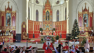 Không khí Giáng sinh bên trong Nhà thờ chính tòa Hải Phòng.