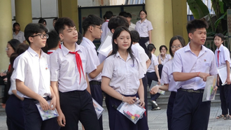 Thí sinh tham dự kỳ thi tại điểm thi trường Trung học phổ thông Trần Phú (thành phố Đà Nẵng)