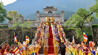 Lễ hội ở Yên Tử. Ảnh: TTXVN.