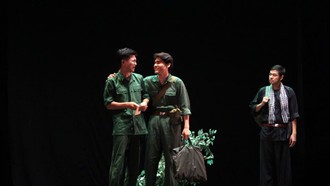 Cuộc đời quân ngũ ngắn ngủi nhưng ý nghĩa của người lính khi gặp gỡ bao con người chân chính - Ảnh: Minh Khang