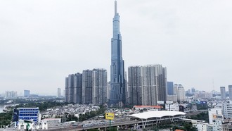 Đoàn tàu metro tuyến Bến Thành - Suối Tiên chạy qua Thành phố. Ảnh: Hồng Đạt/TTXVN.