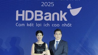 HDBank lập cú đúp giải thưởng Visa 2025, ghi dấu hành trình số hóa toàn diện và nâng tầm trải nghiệm khách hàng.