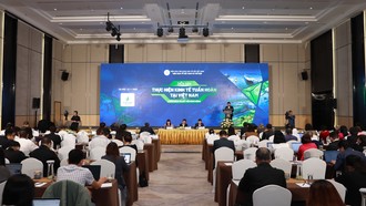 Toàn cảnh diễn đàn.