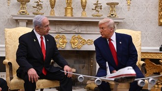 Tổng thống Mỹ Donald Trump và Thủ tướng Israel Benjamin Netanyahu tại cuộc gặp ở Nhà Trắng, Washington, DC.