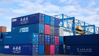 Cảng hàng hóa ở Duisburg, Đức.