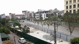 Theo quy hoạch của thành phố thì mảnh đất này dùng để làm bãi đỗ xe chứ không phải xây khách sạn 