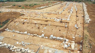 Dấu tích kiến trúc Đàn tế Nam Giao Thành nhà Hồ sau các đợt khai quật. 