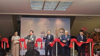 Trưng bày chuyên đề Dấu chân Hồ Chí Minh trên quê hương Cách Mạng tháng Mười 